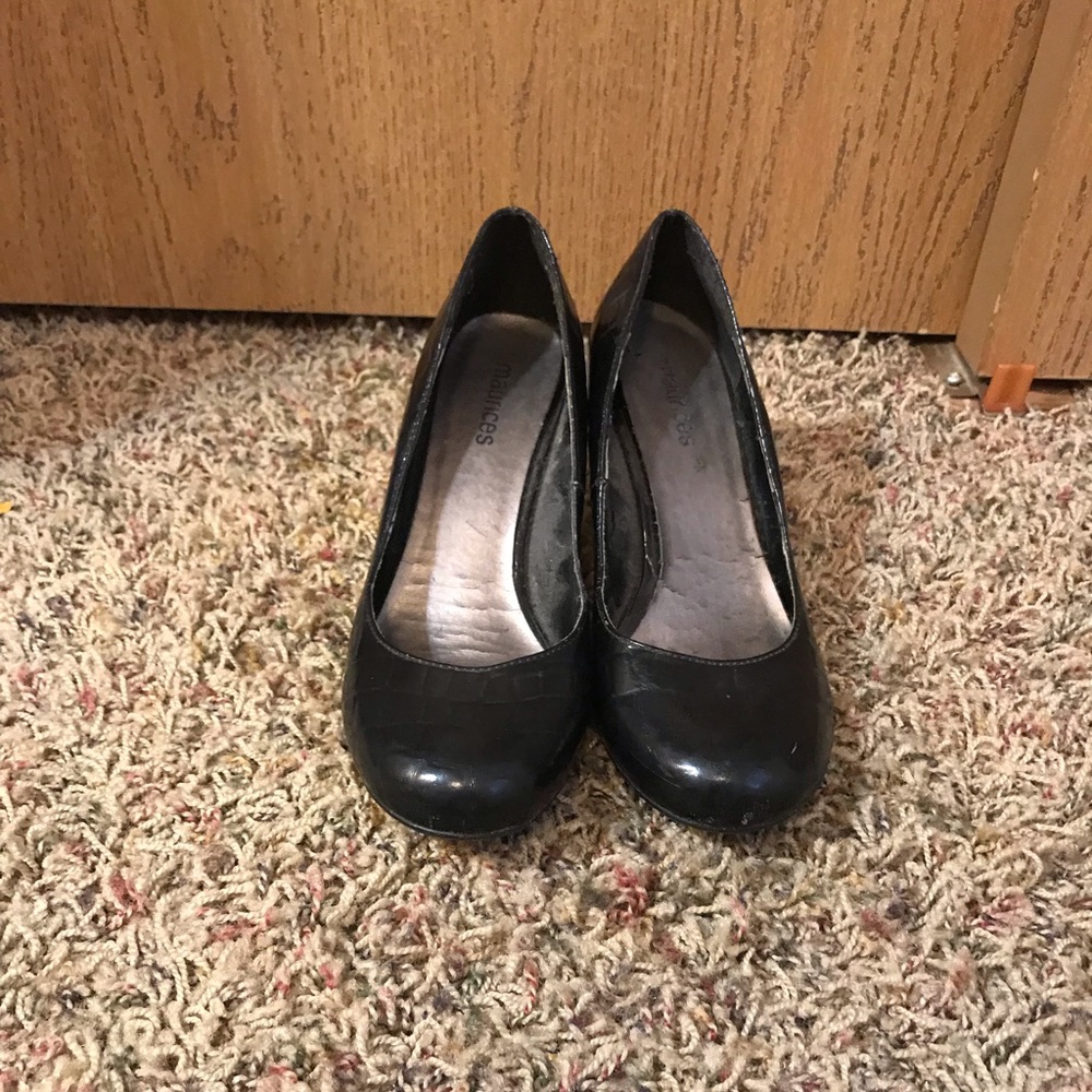 Maurice’s black heels